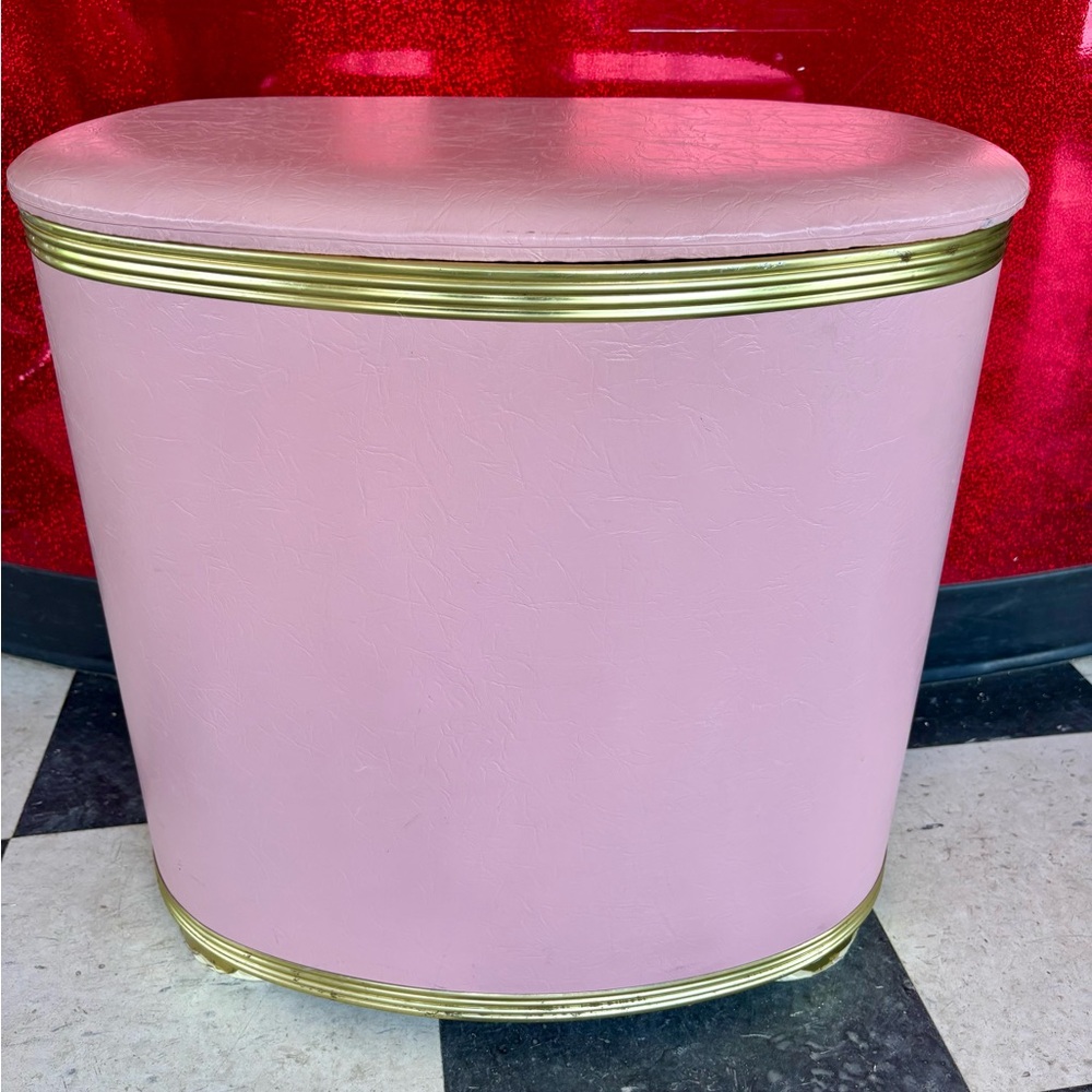 Pink vintage laundry hamper 1980’s